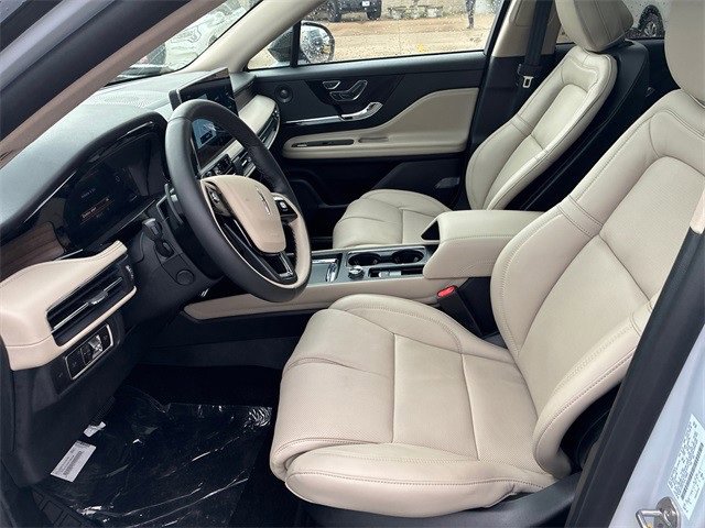 New 2025 Lincoln Corsair Reserve w/ Equipment Group 202A image 13