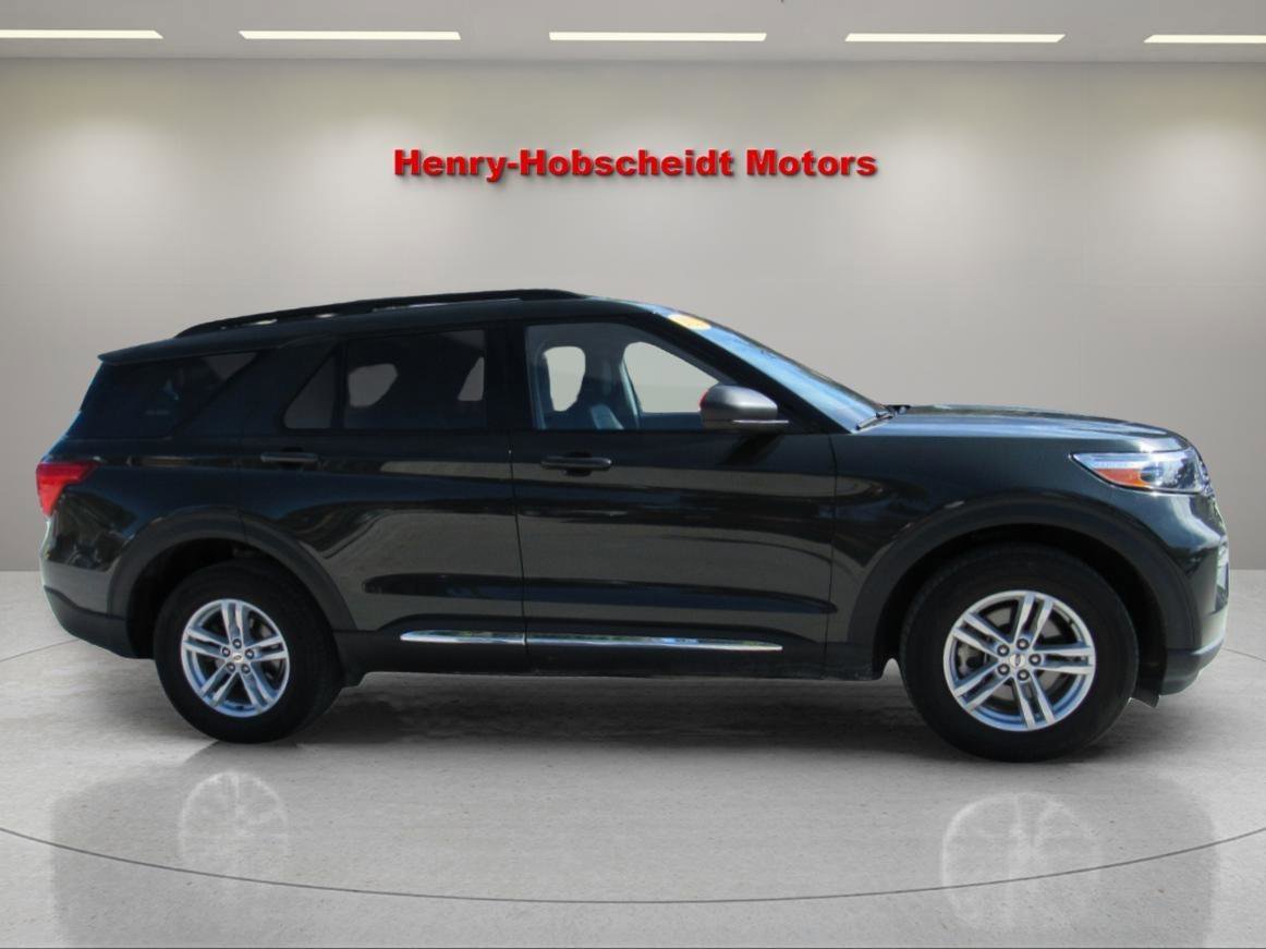 Used 2022 Ford Explorer XLT w/ Equipment Group 202A image 9