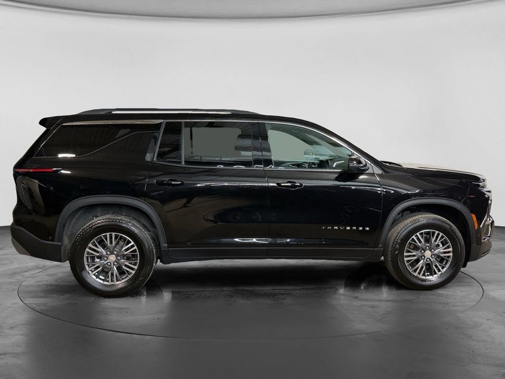 Used 2025 Chevrolet Traverse LT w/ Enhanced Driving Package AWD/4WD image 4