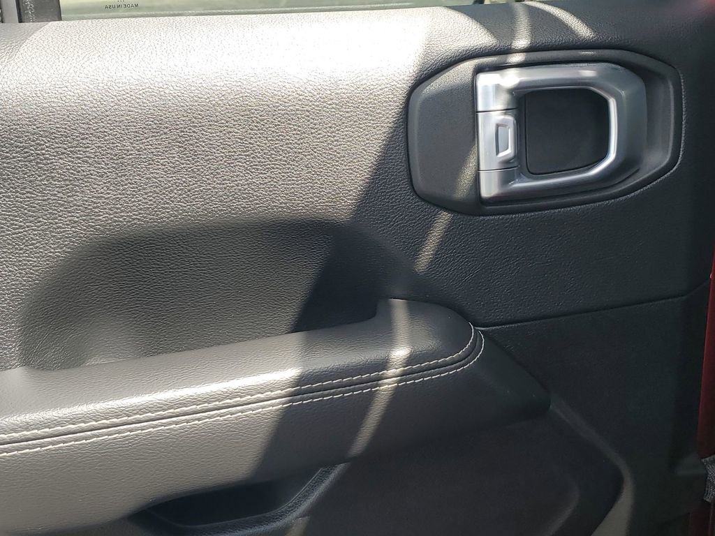 Used 2022 Jeep Wrangler Unlimited Sahara image 42