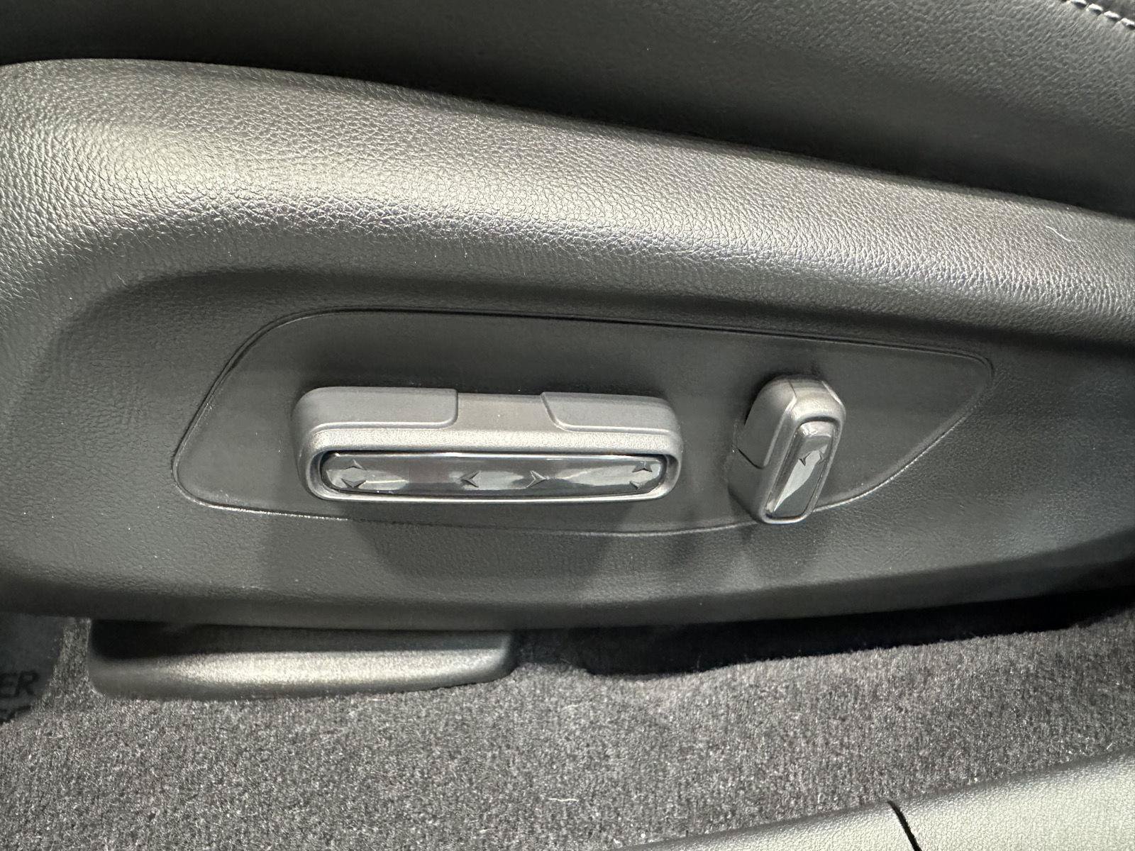 Certified 2024 Honda HR-V EX-L image 17