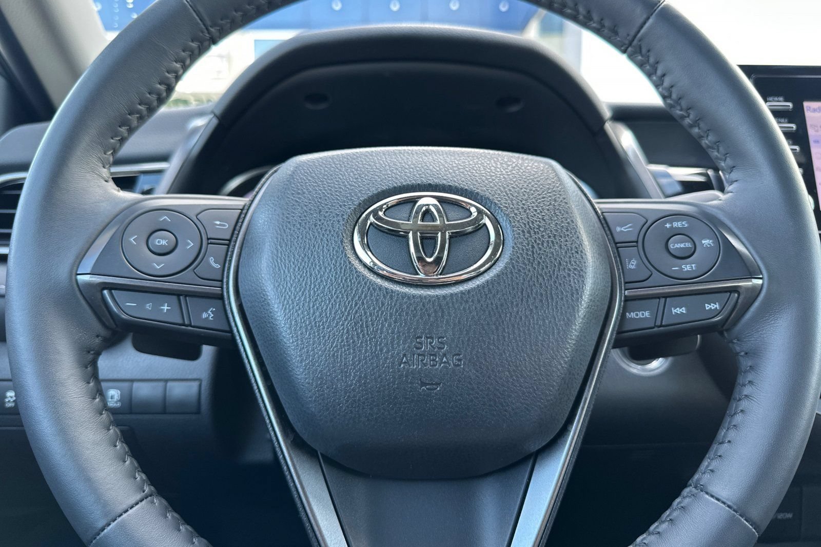 Used 2024 Toyota Camry SE w/ Convenience Package FWD image 22