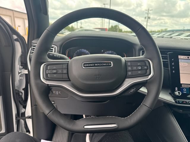 Used 2026 Jeep Grand Wagoneer Limited AWD/4WD image 17