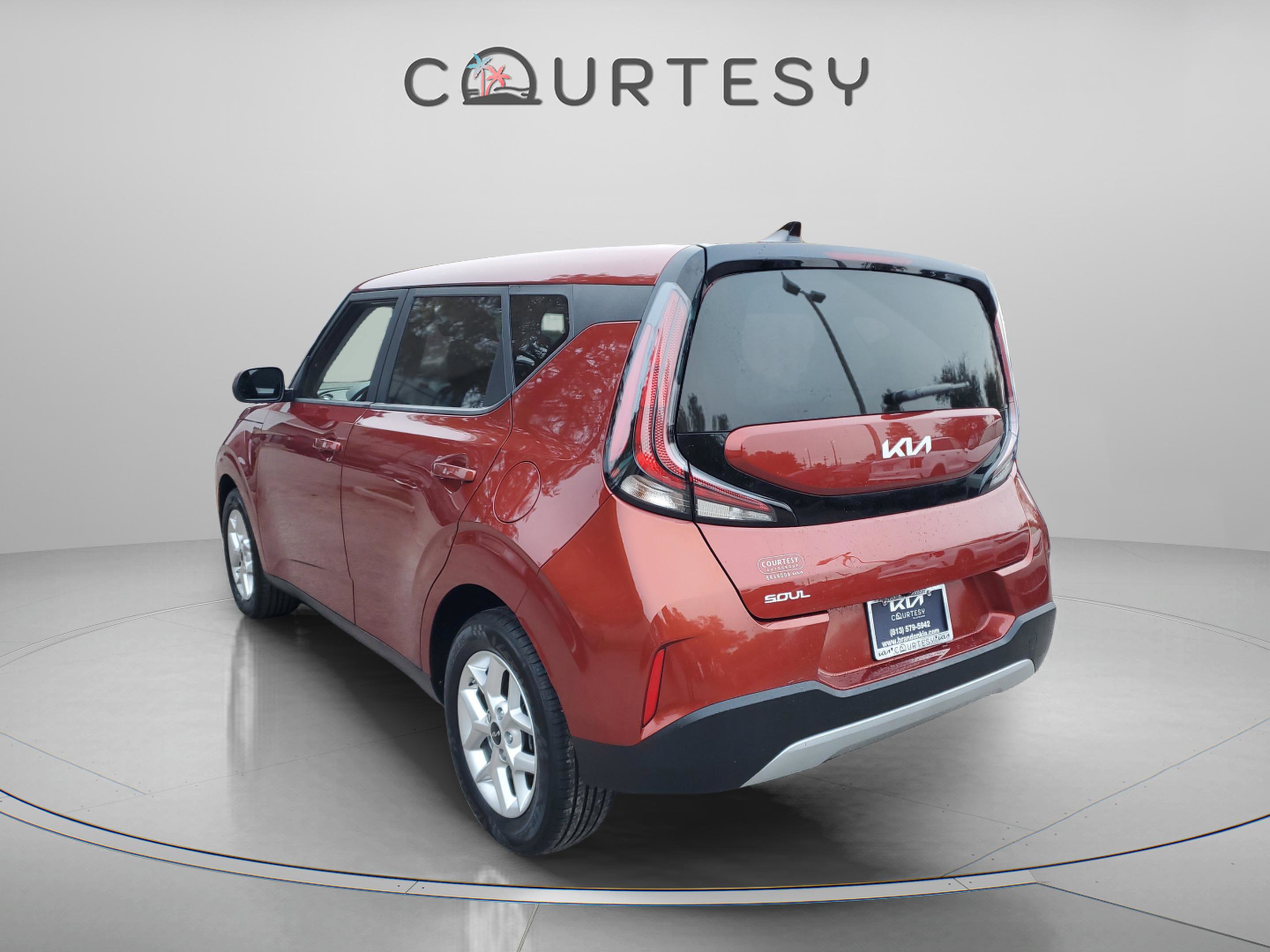 Certified 2023 Kia Soul LX w/ LX Technology Package image 2