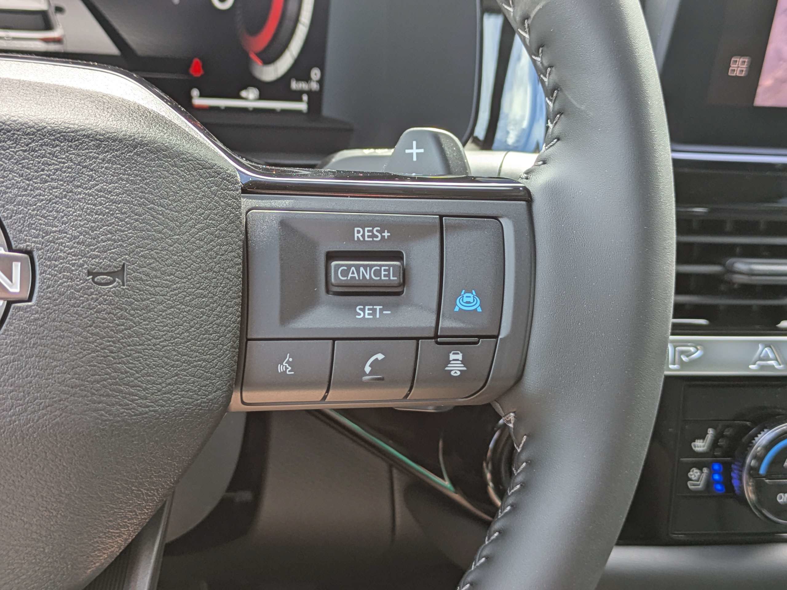 New 2026 Nissan Pathfinder Platinum FWD image 29