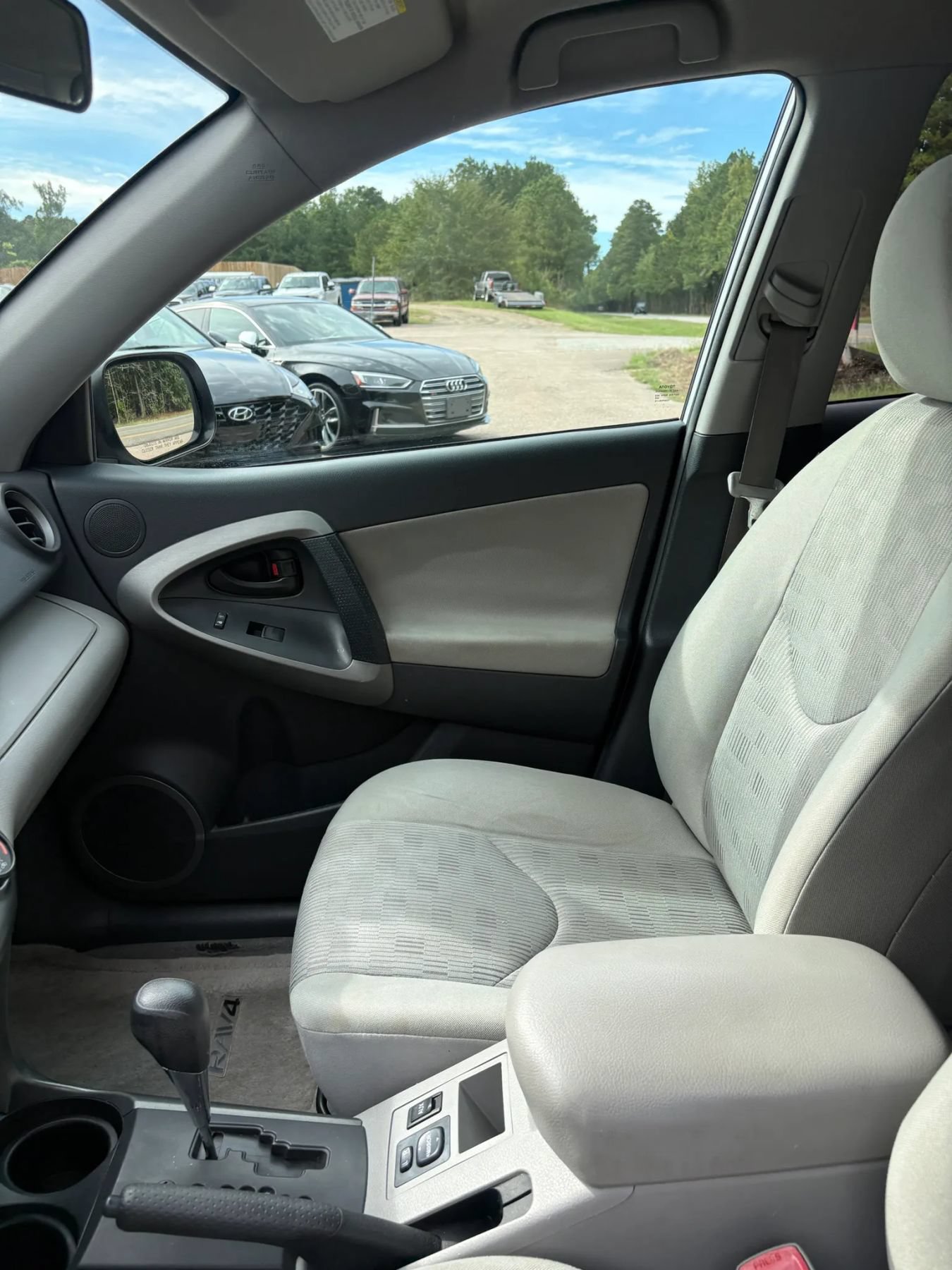 Used 2010 Toyota RAV4 4WD w/ Base L4 Extra Value Pkg image 15