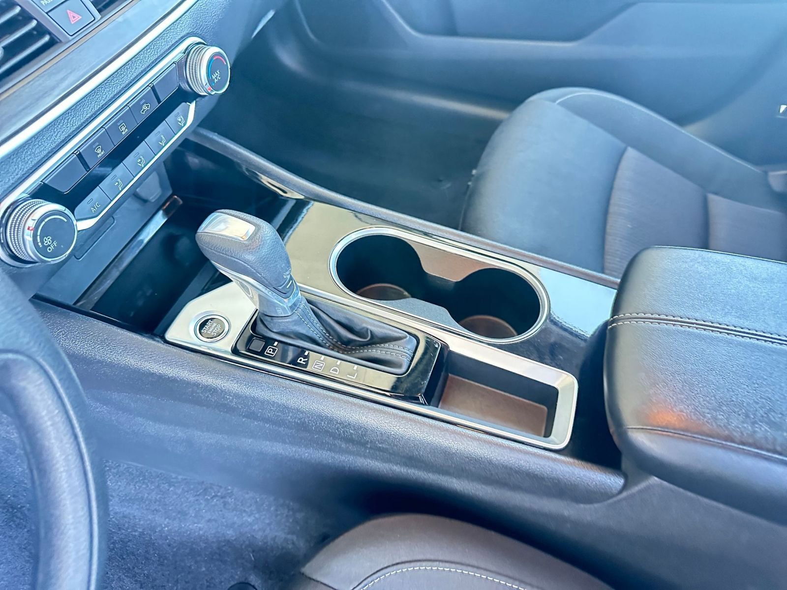 Used 2024 Nissan Altima 2.5 SV image 41