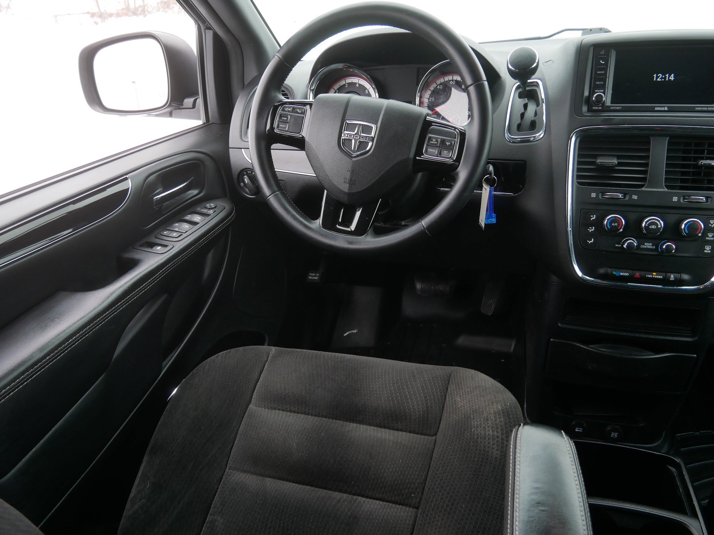 Certified 2016 Dodge Grand Caravan SE image 9