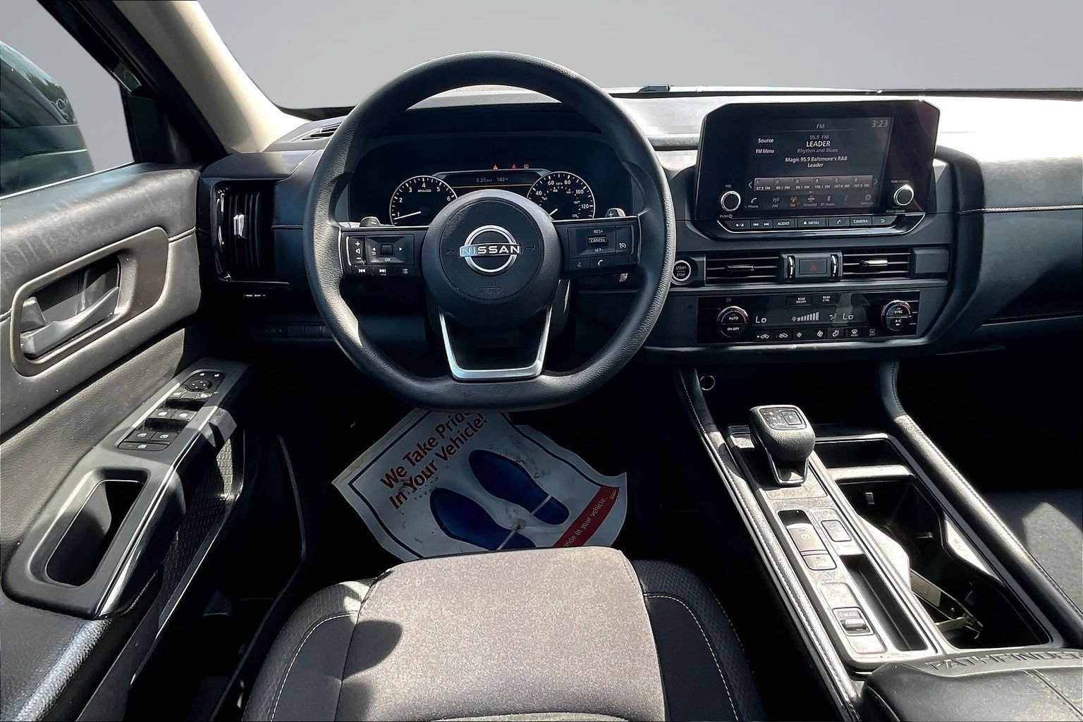 Used 2023 Nissan Pathfinder S FWD image 7