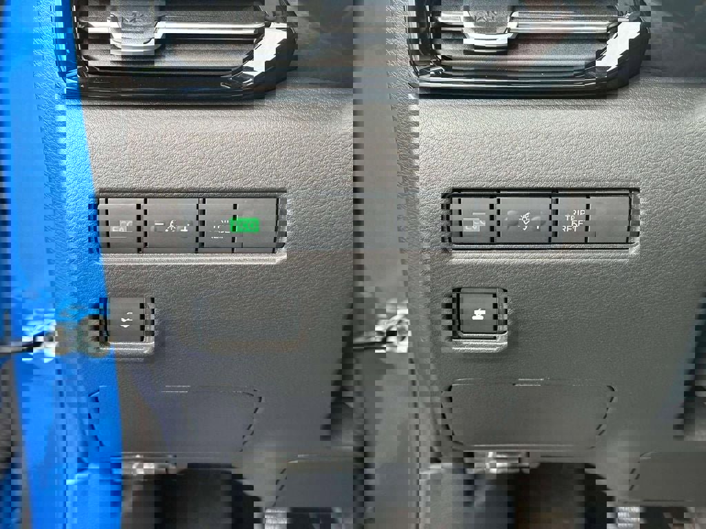 Used 2024 Nissan Sentra SR w/ SR Premium Package image 21