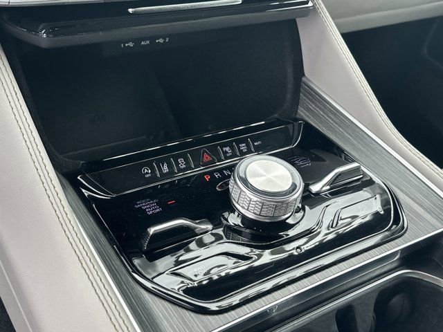 Certified 2023 Jeep Wagoneer Series III w/ Premium Group I image 35