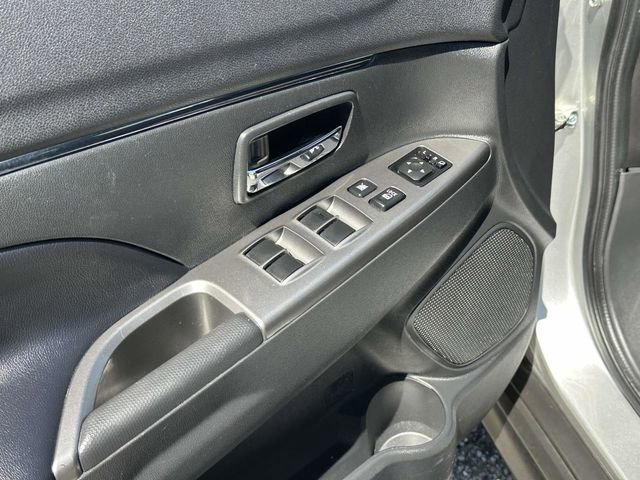Used 2024 Mitsubishi Outlander Sport SE AWD/4WD image 16