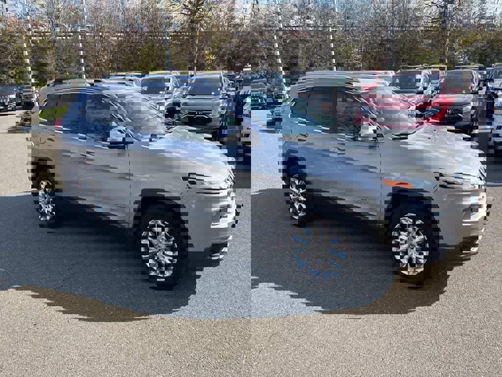 Used 2015 Jeep Cherokee Limited image 8