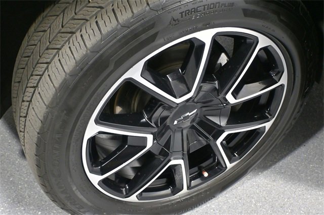 Certified 2022 Chevrolet Suburban RST w/ Sport Performance Package image 10