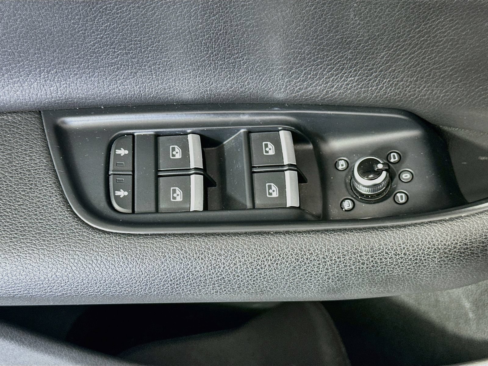 Used 2017 Audi Q7 2.0T Premium AWD/4WD image 18