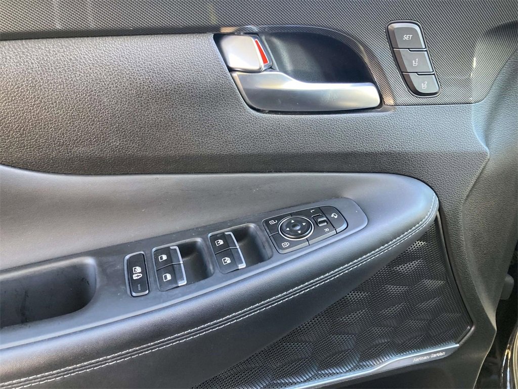 Used 2021 Hyundai Santa Fe Limited w/ Cargo Package image 11