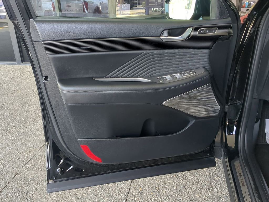 Used 2023 Hyundai Palisade Calligraphy image 26