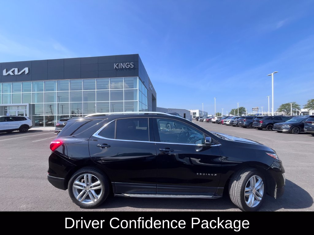 Used 2019 Chevrolet Equinox LT w/ Sun & Navigation Package AWD/4WD image 2