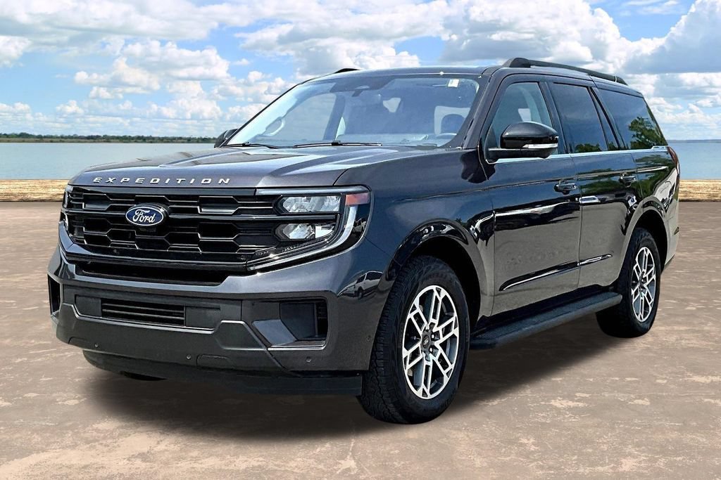 Used 2025 Ford Expedition Active AWD/4WD image 4