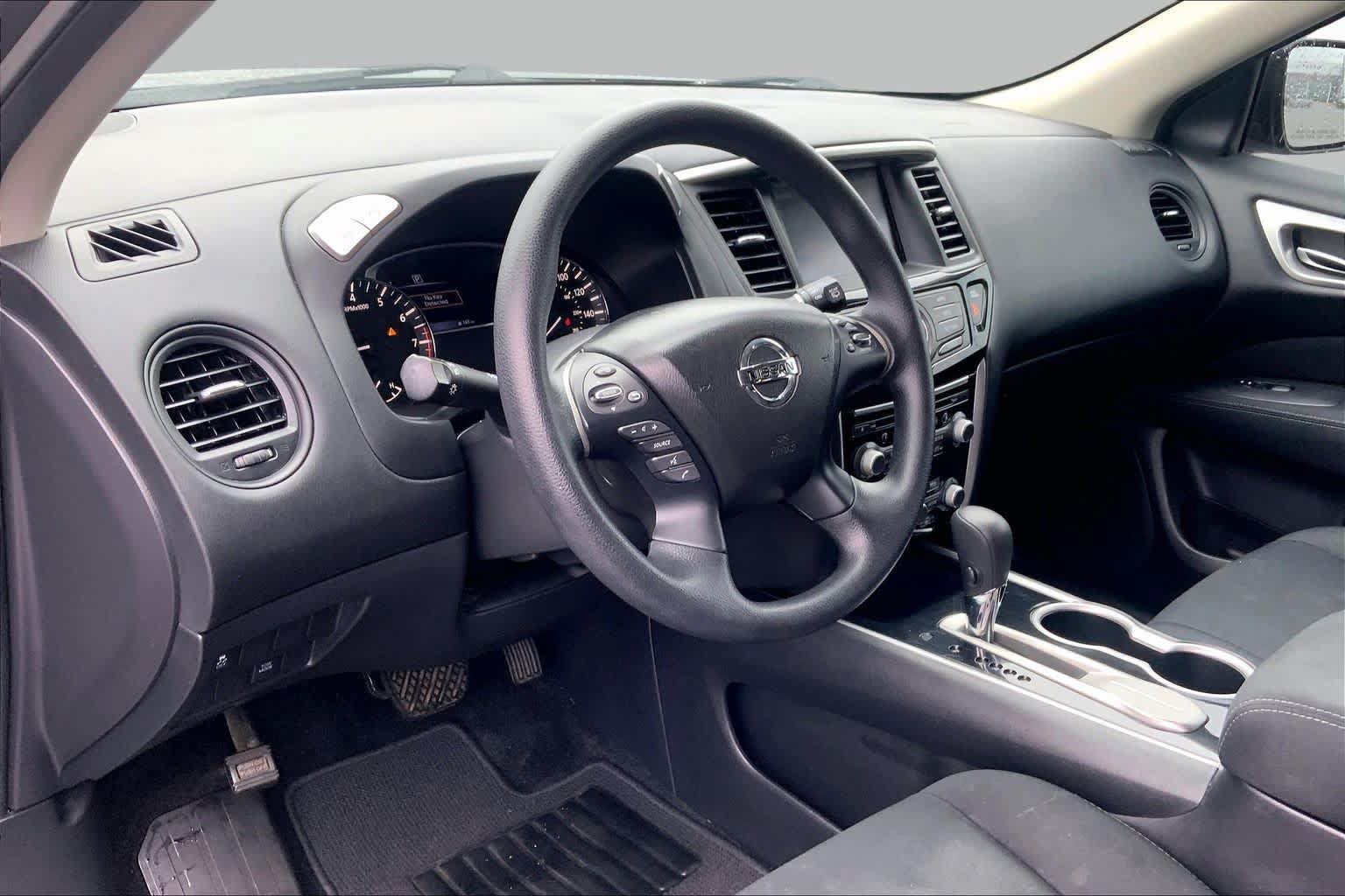Used 2017 Nissan Pathfinder S FWD image 17