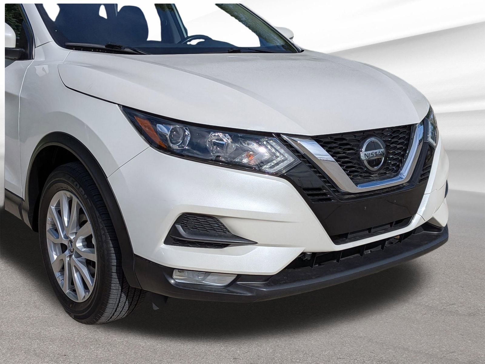 Certified 2020 Nissan Rogue Sport SV w/ All-Weather Package AWD/4WD image 39