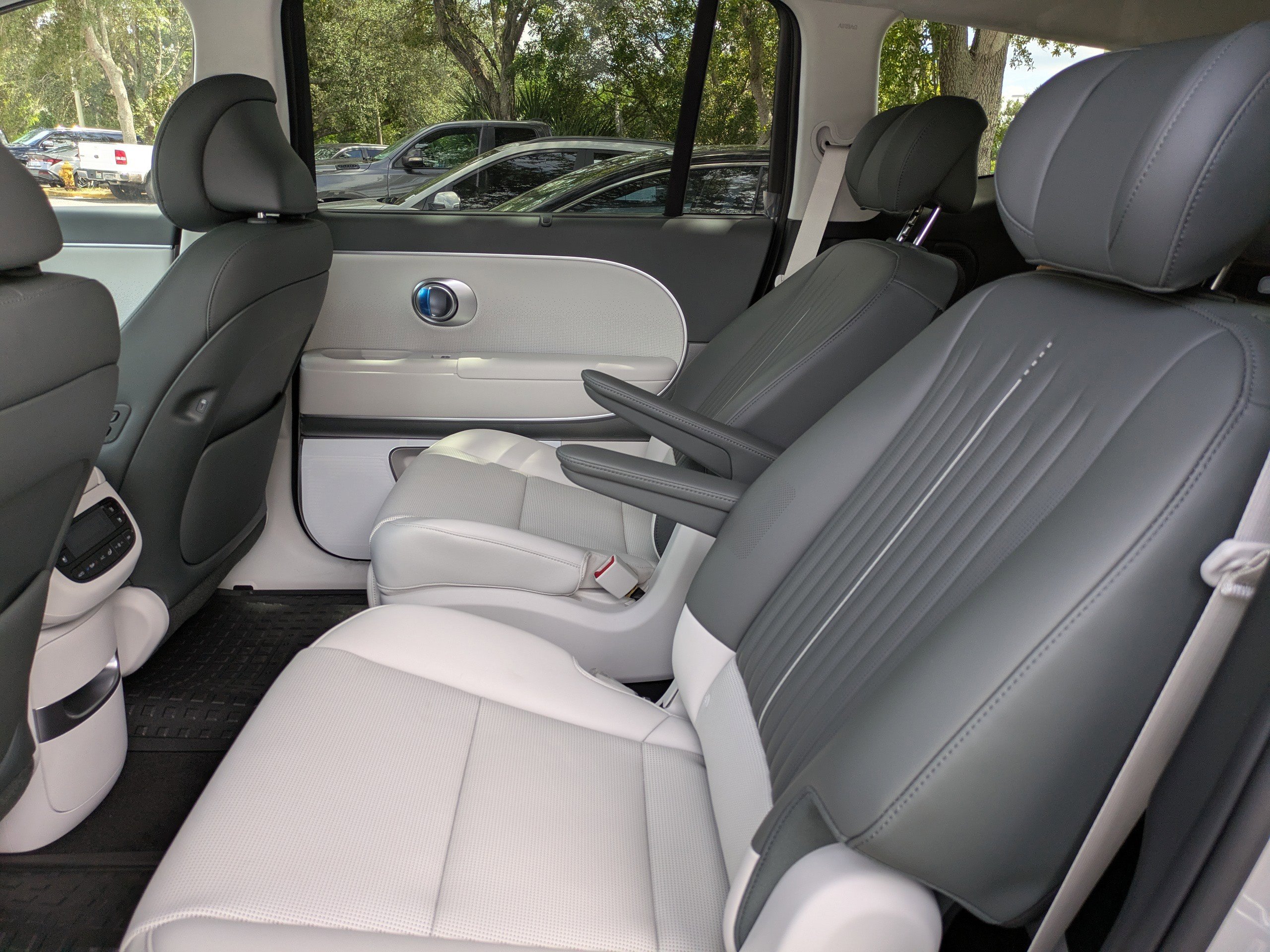 New 2026 Hyundai Ioniq 9 Calligraphy image 18