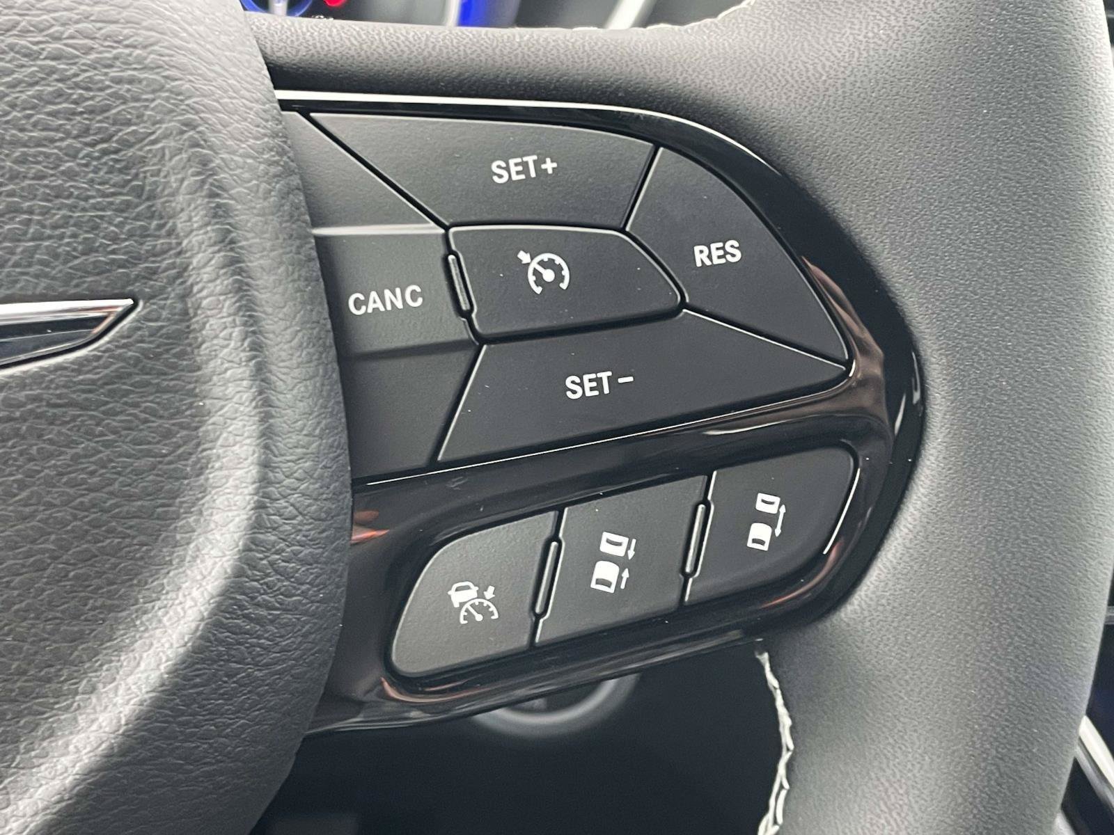 New 2026 Chrysler Pacifica Select w/ S Appearance Package FWD image 10