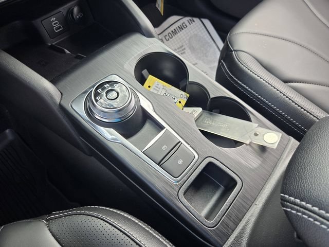 Used 2025 Ford Escape SE w/ PHEV Premium Package FWD image 19