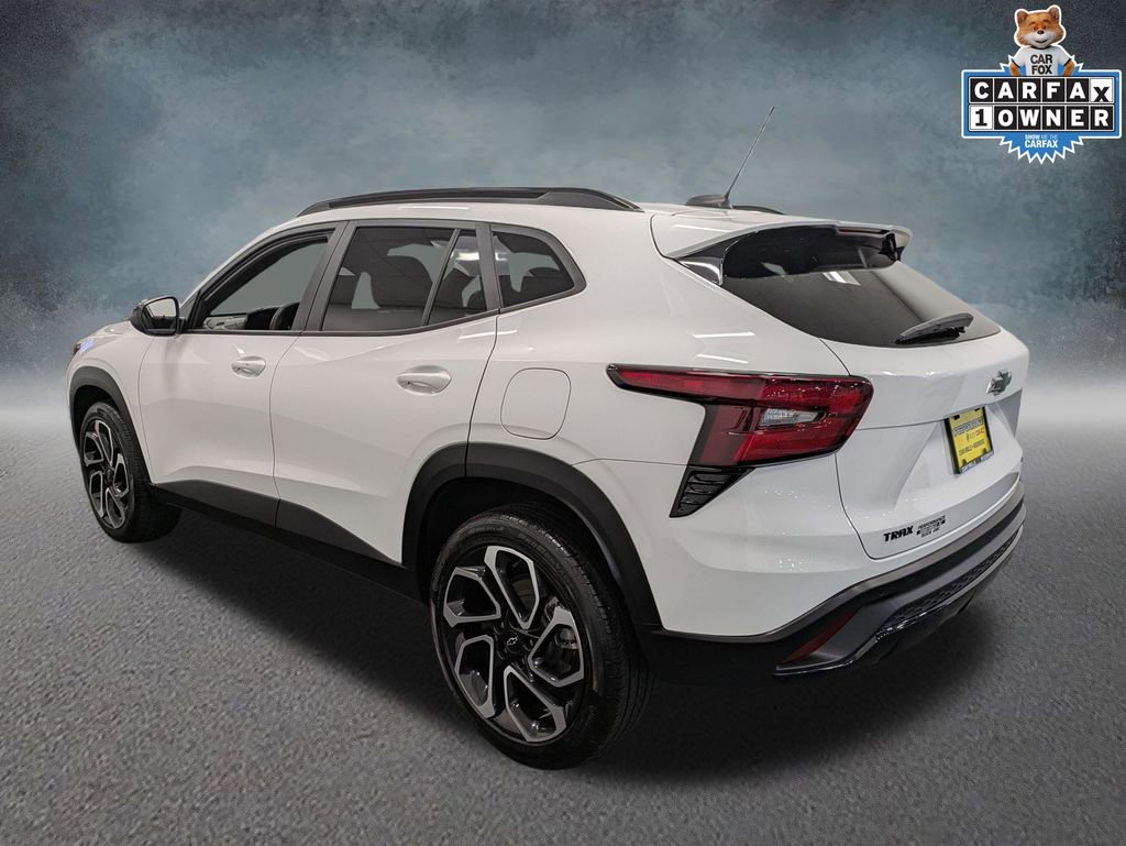 Used 2025 Chevrolet Trax RS w/ Driver Confidence Package image 6