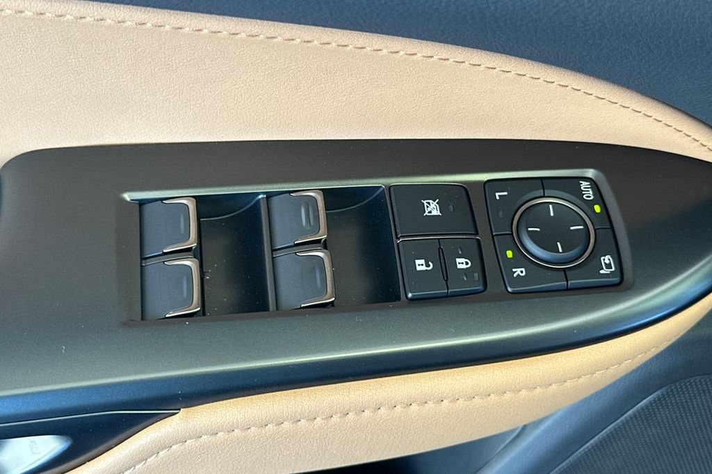 Used 2025 Lexus NX 250 FWD w/ Accessory Package (Z2) image 12