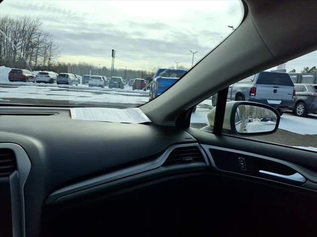 Used 2019 Ford Fusion SE image 20