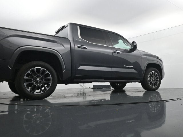 Used 2025 Toyota Tundra Limited AWD/4WD image 40