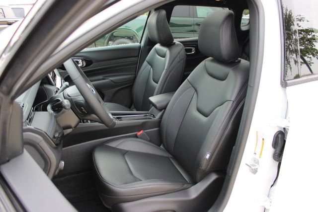 New 2026 Jeep Compass Limited w/ Sun, Sound & Navigation Group AWD/4WD image 11