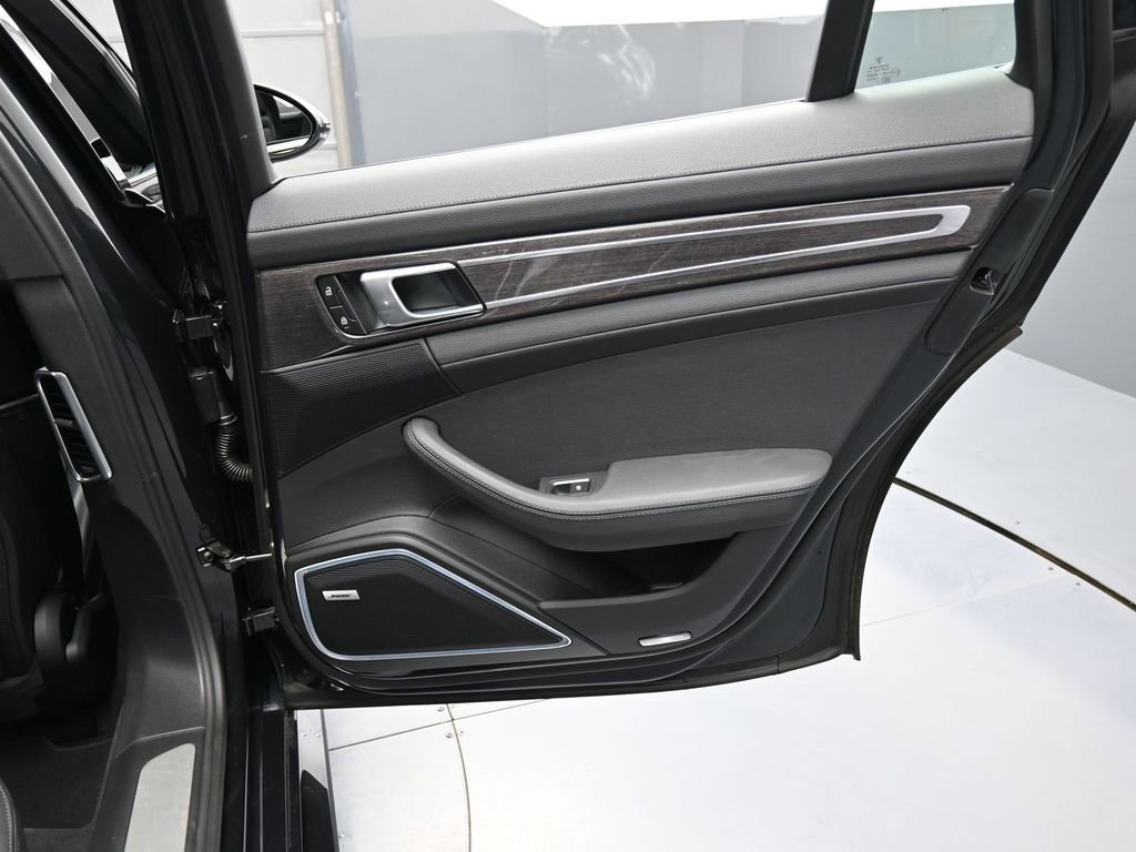 Certified 2023 Porsche Panamera 4 Platinum Edition image 26