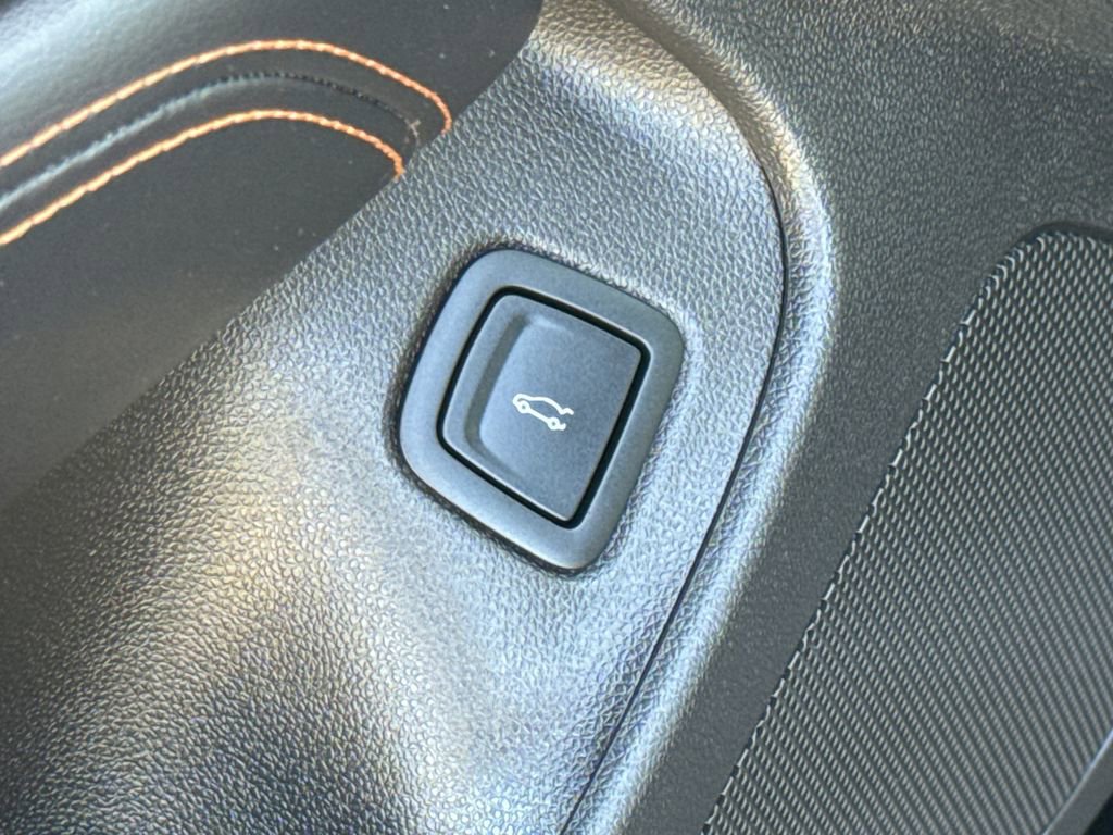 Used 2022 Cadillac CT4 V w/ Navigation Package image 16