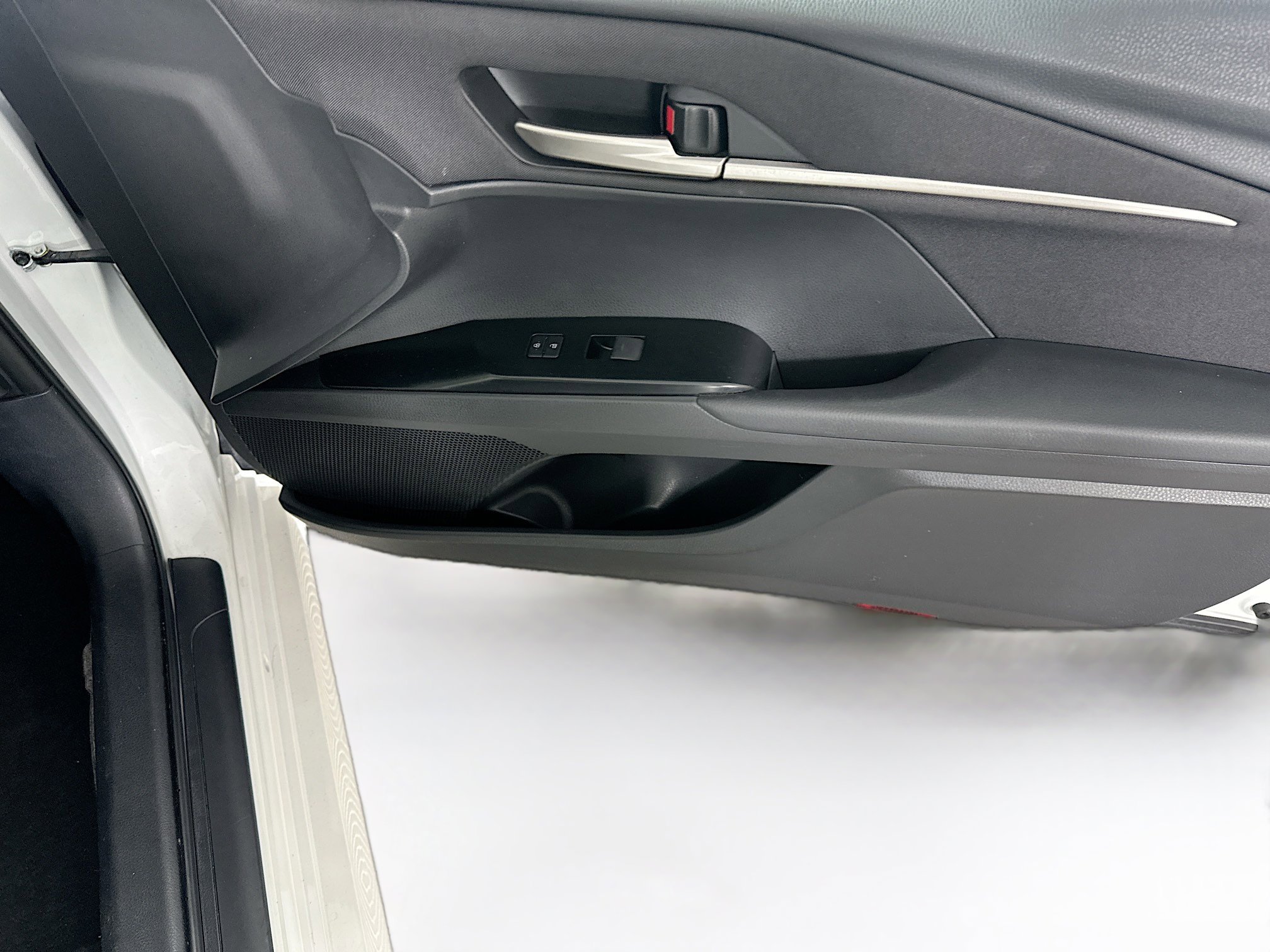 Used 2025 Toyota Camry LE image 31