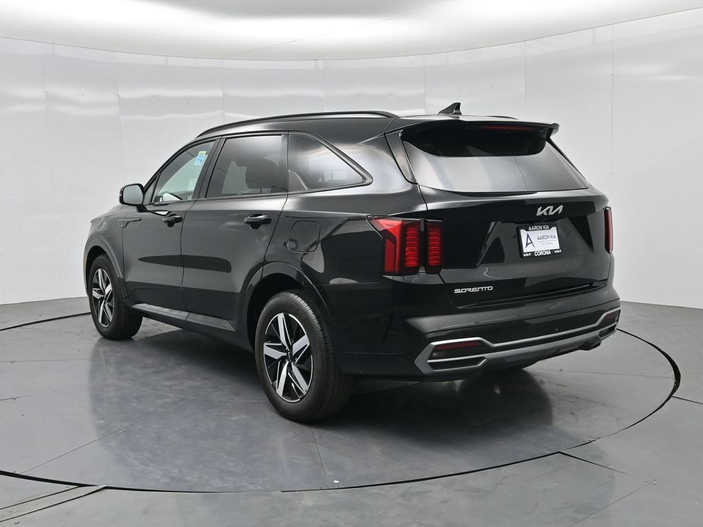 Used 2023 Kia Sorento S w/ Panoramic Sunroof Package FWD image 5