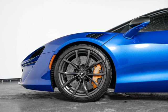 Used 2024 McLaren Artura image 15
