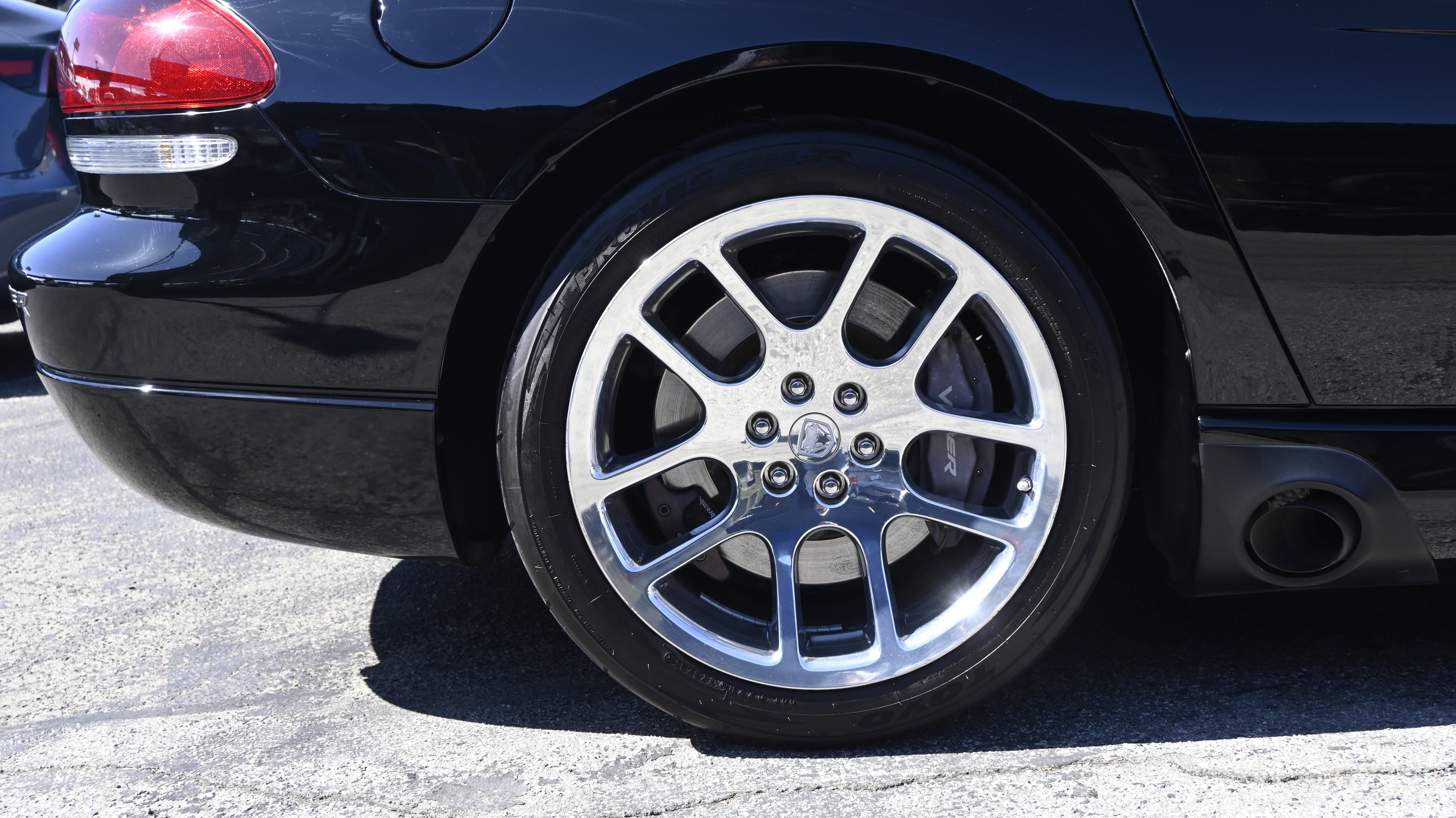 Used 2003 Dodge Viper SRT-10 image 22