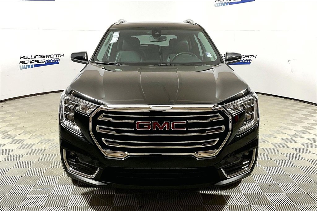 Used 2024 GMC Terrain SLT image 2