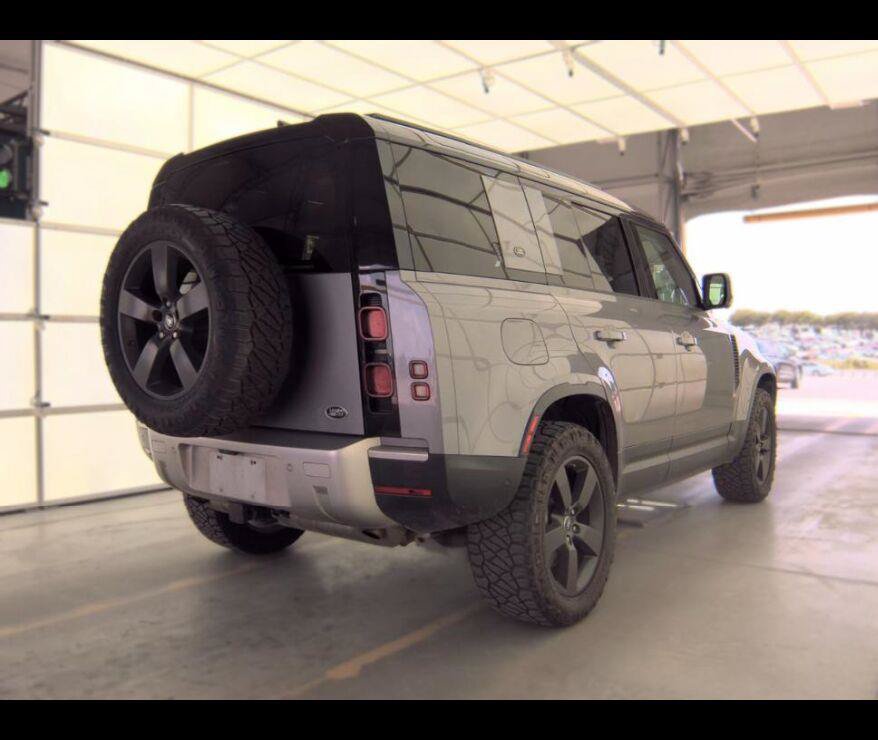 Used 2020 Land Rover Defender 110 SE AWD/4WD image 9