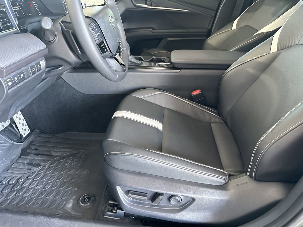 Used 2025 Toyota Camry SE w/ Multimedia Upgrade Package FWD image 14