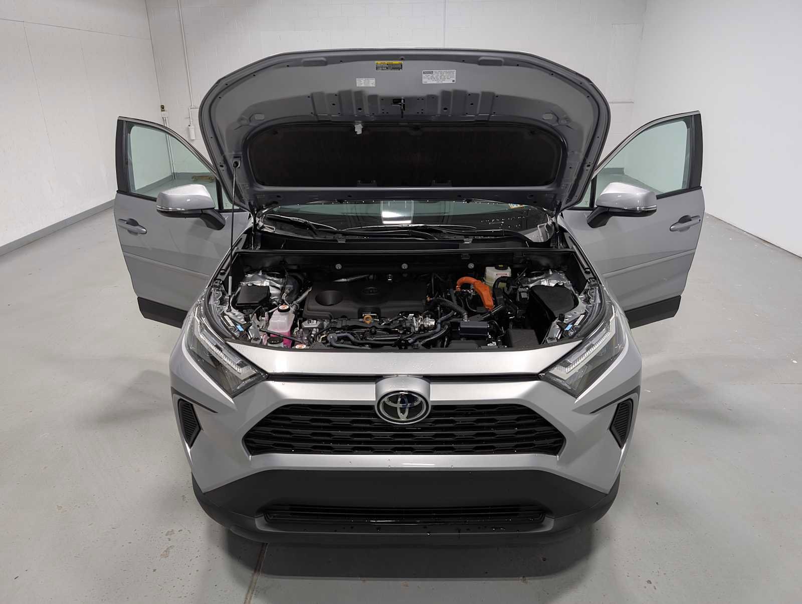 Used 2025 Toyota RAV4 XLE image 13