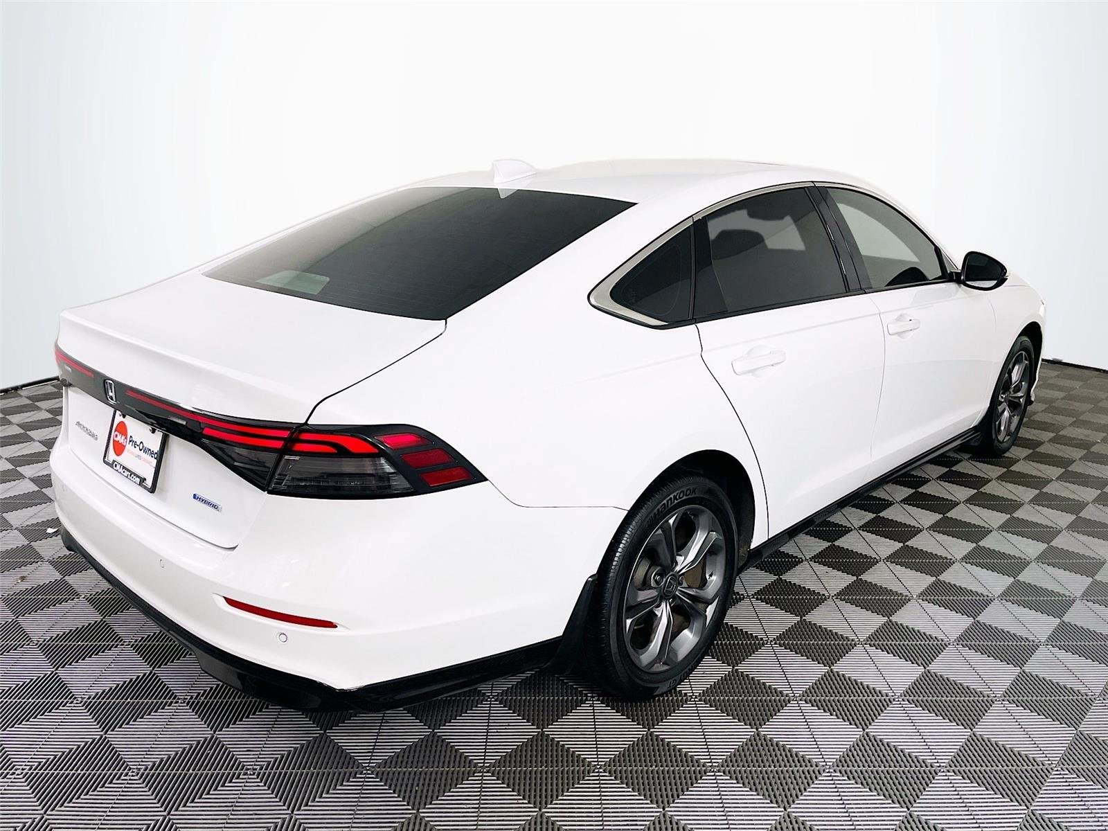 Used 2023 Honda Accord EX-L image 11