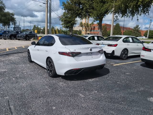 Used 2024 Alfa Romeo Giulia Veloce RWD image 4