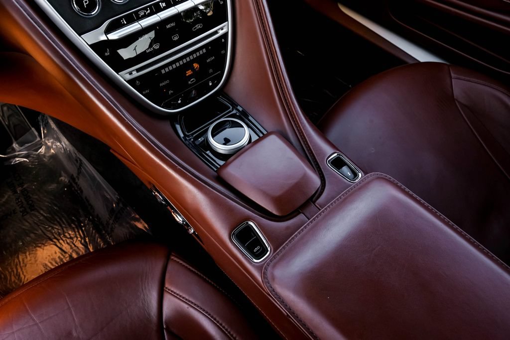 Used 2019 Aston Martin DB11 Volante RWD image 25