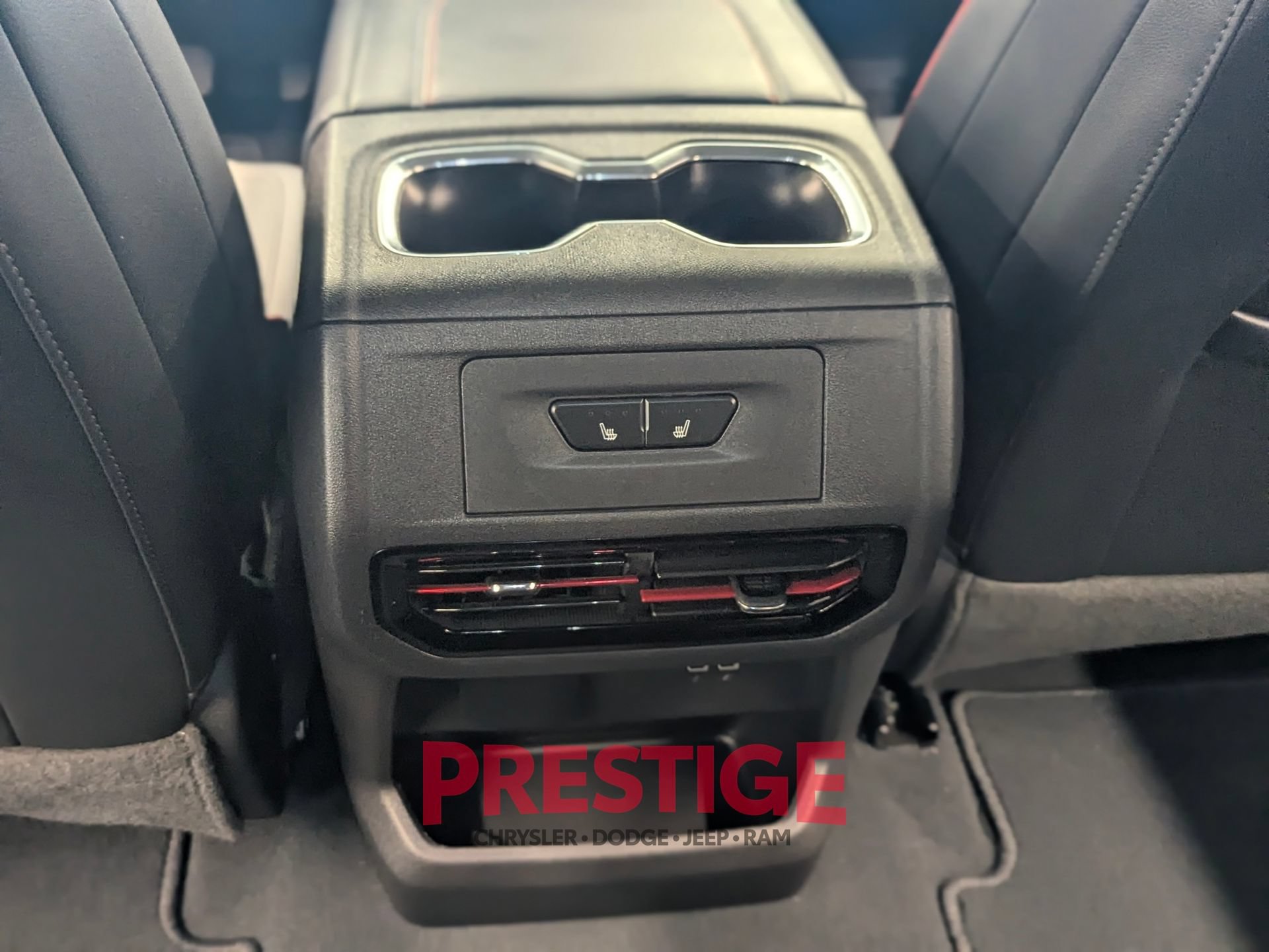 Used 2025 Chevrolet Silverado EV RST AWD/4WD image 33