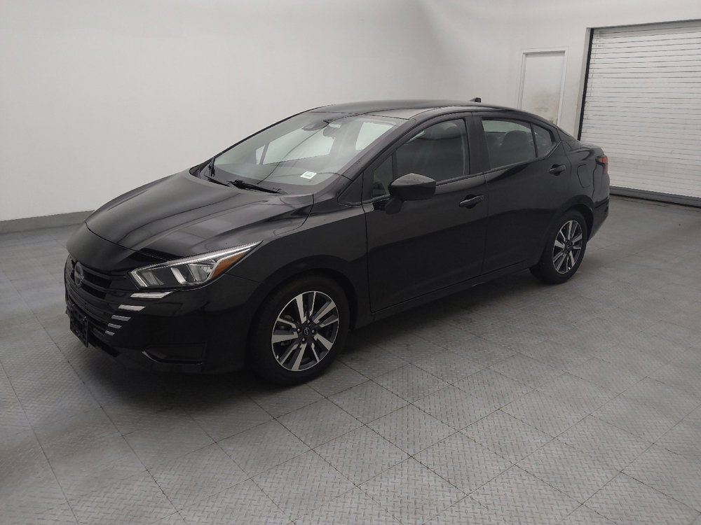 Used 2023 Nissan Versa SV FWD image 2