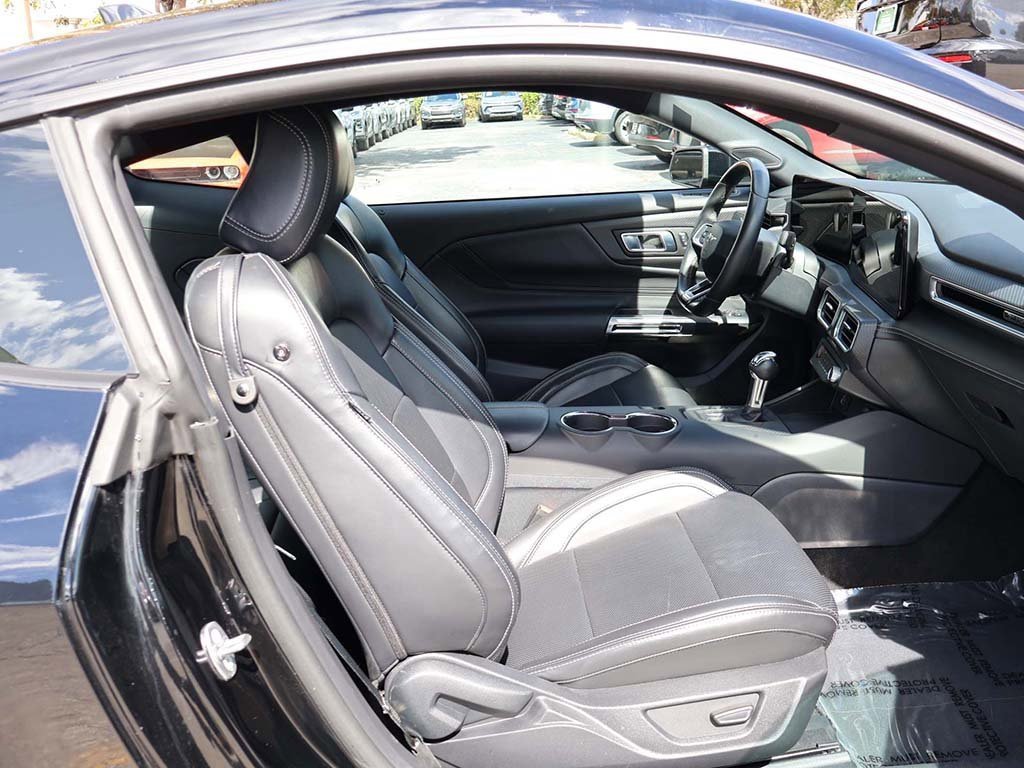 Used 2025 Ford Mustang Premium image 27