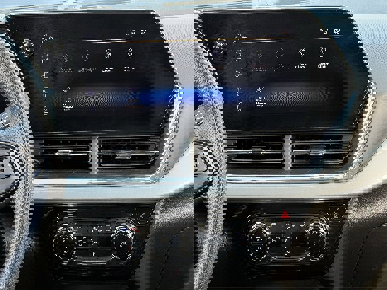 Certified 2025 Chevrolet Trax LT image 16